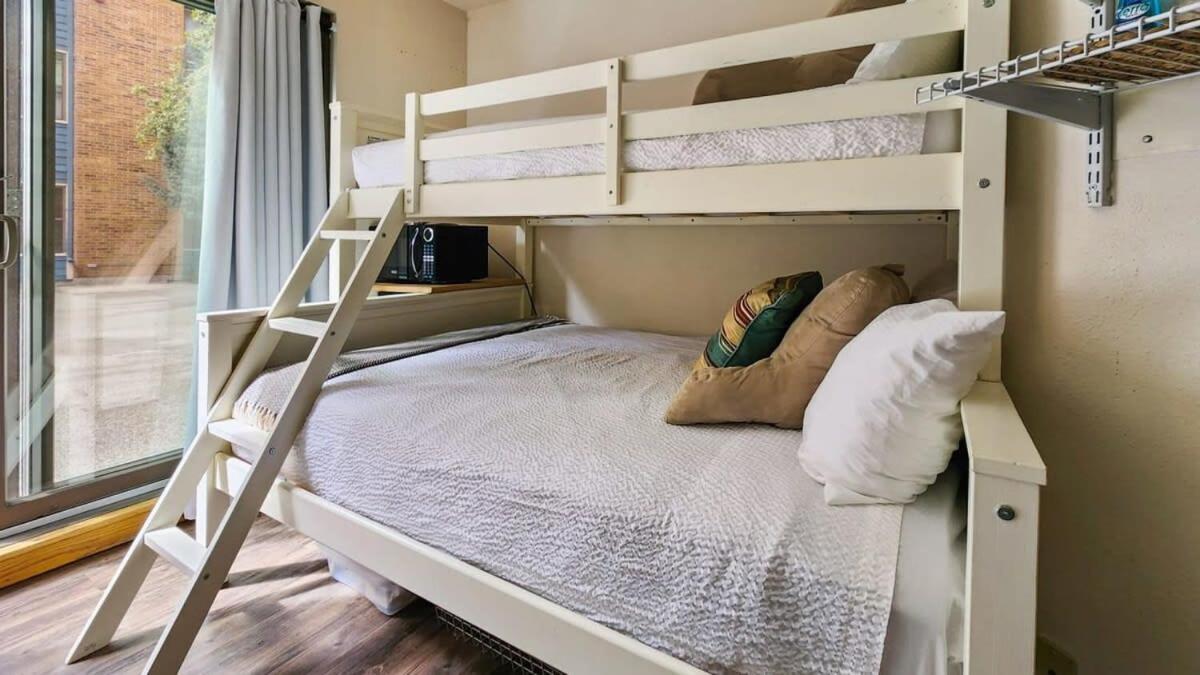 Cozy Studio With Shared Pool -3 Min To Ski Lift Breckenridge Eksteriør bilde